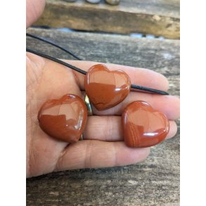 Rd Jaspis Sten Hjerte Vedhng  3 cm