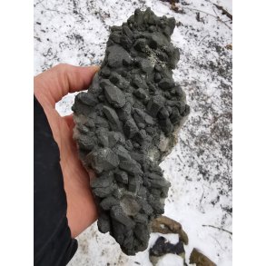 Yderst Speciel og Smuk Bjergkrystal Med Klorit - Mrk Klorit Kvarts Klynge - 600g