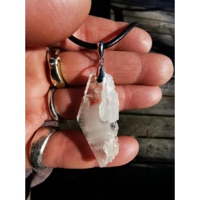 Eksklusivt Smukt Faden Kvarts - Bjergkrystal Vedhng fra Pakistan Nr. 41