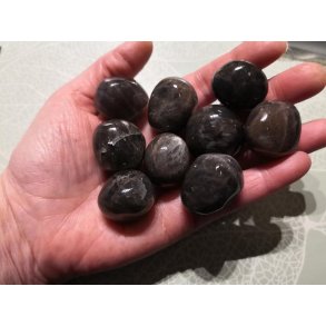 Sort Mnesten Lommesten - Poleret sten